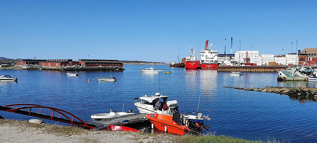 Aasiaat harbor