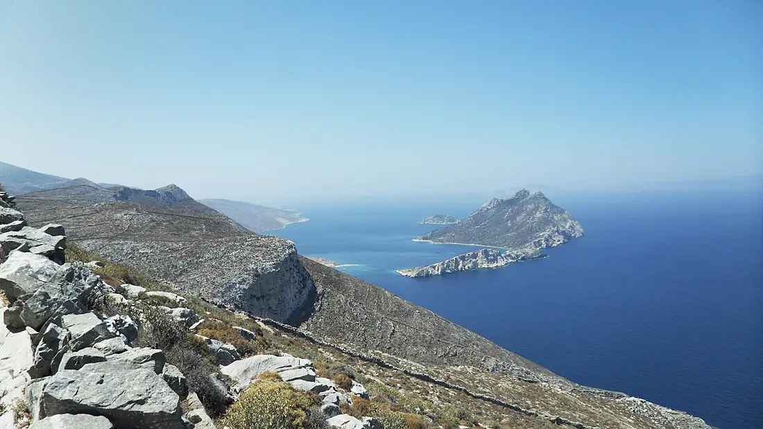 L'îlot de Nikouria vu depuis Amorgos