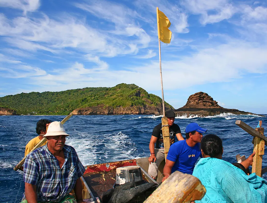 Apolima island in the background