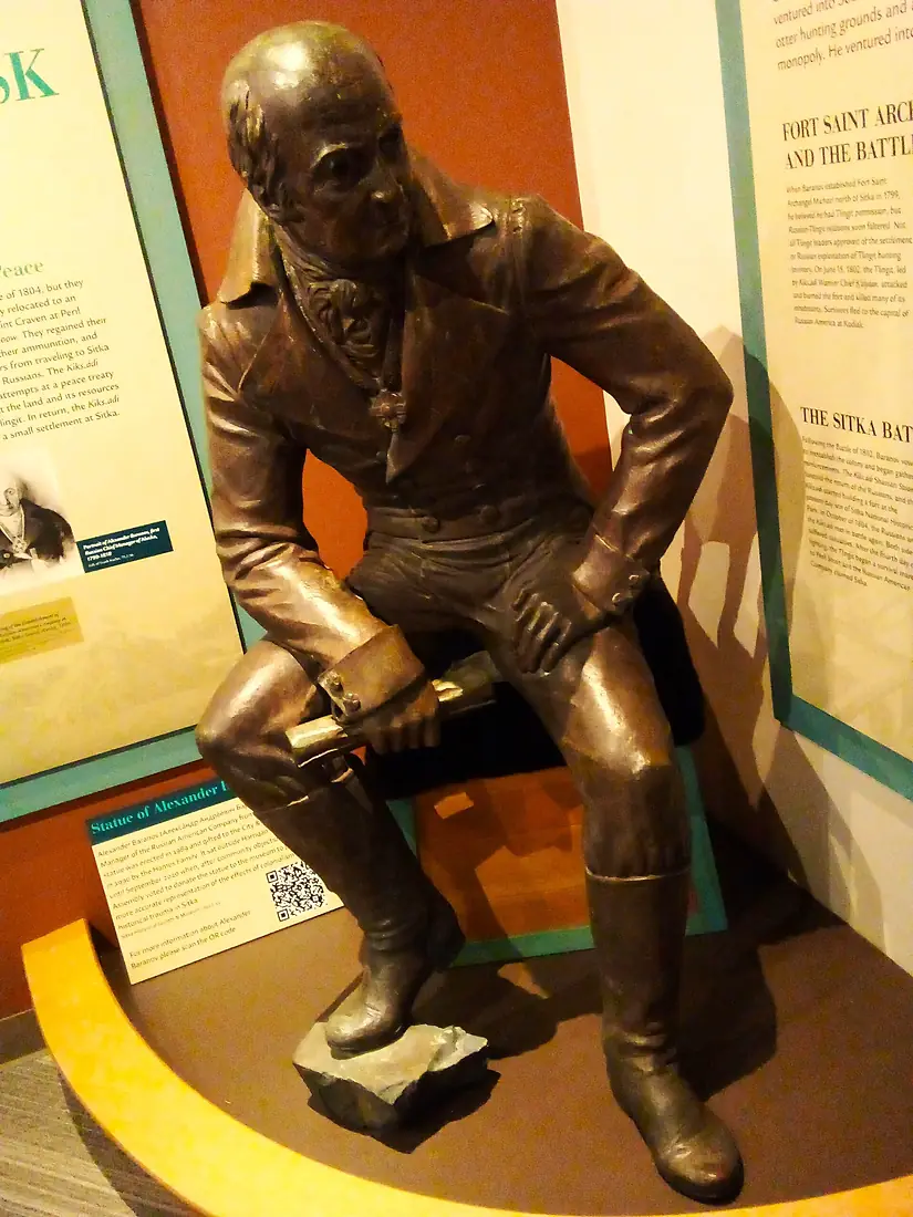 Estatua de Alexander Baranof, gobernador de la América Rusa (Museo de Historia de Sitka).