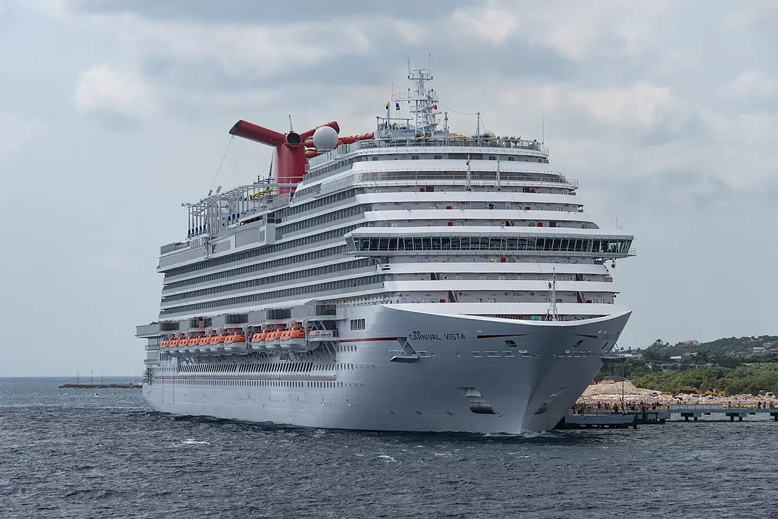 2017-03-29 CARNIVAL VISTA - IMO 9692569, in Willemstad, Curaçao