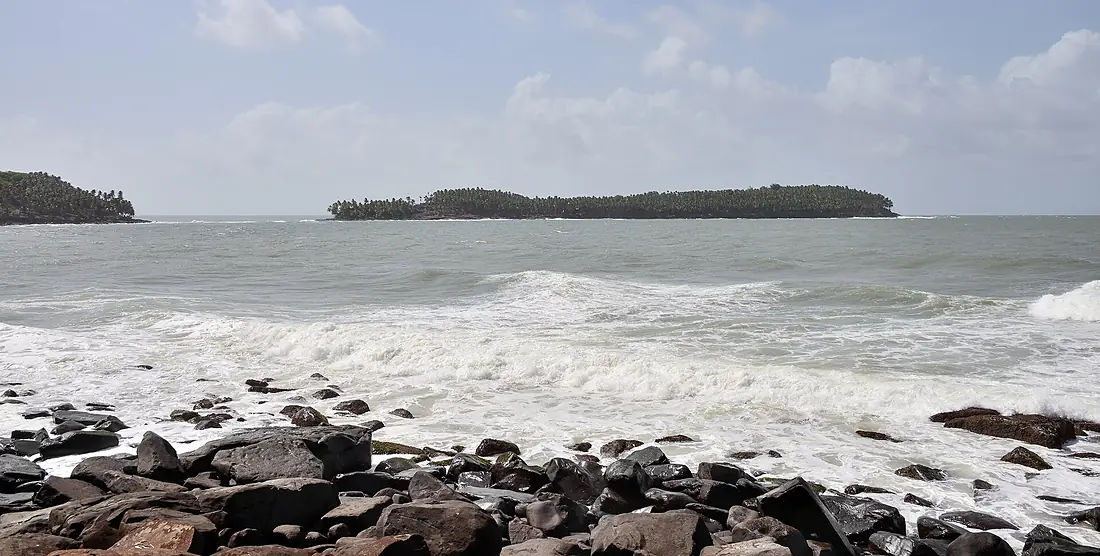 Ile du diable as from Ile St-Joseph French Guiana