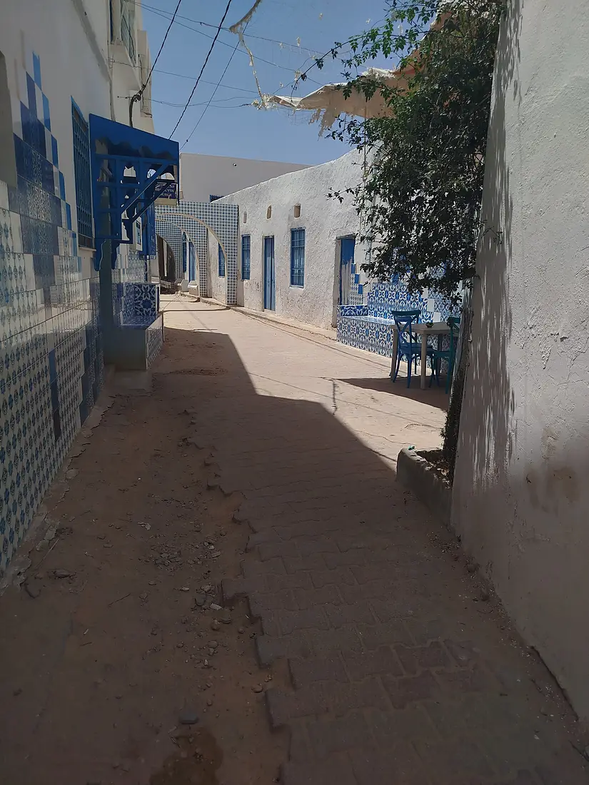 Djerba hood