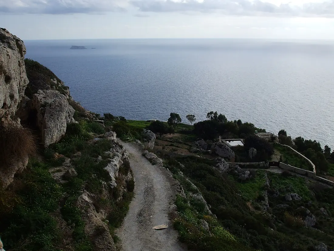 Filfla from Dingli cliffs - panoramio
