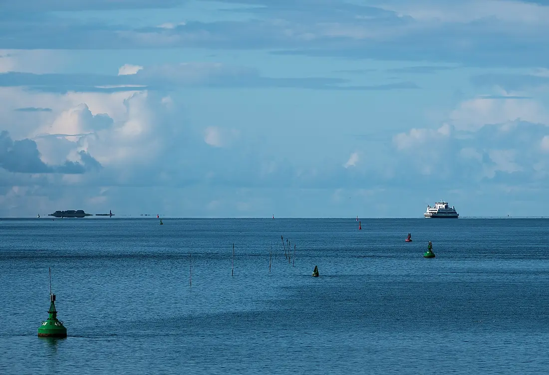 Fahrrinne durchs Wattenmeer von Dagebüll nach Wyk auf Föhr
