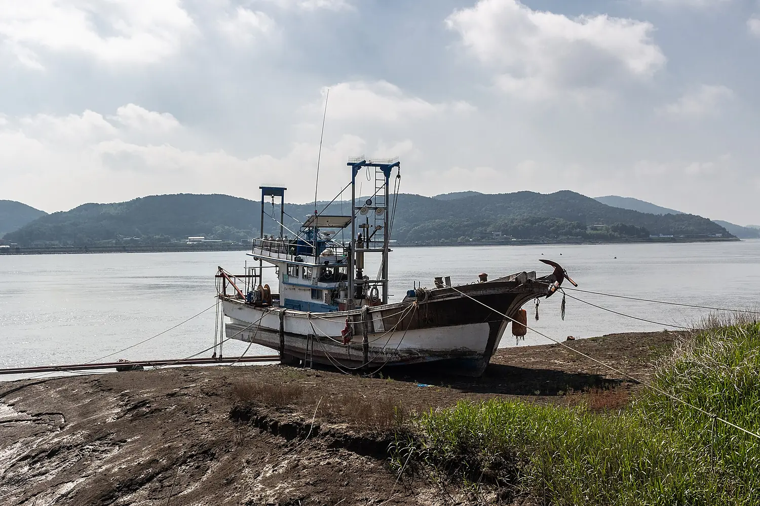 A boat on the shore in Ganghwa Island
