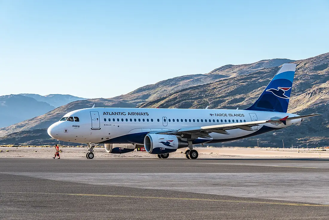 2017-09-12 Atlantic Airways (Faroe Islands) Airbus A319 aircraft (OY-RCG) at Narsarsuaq, Greenland