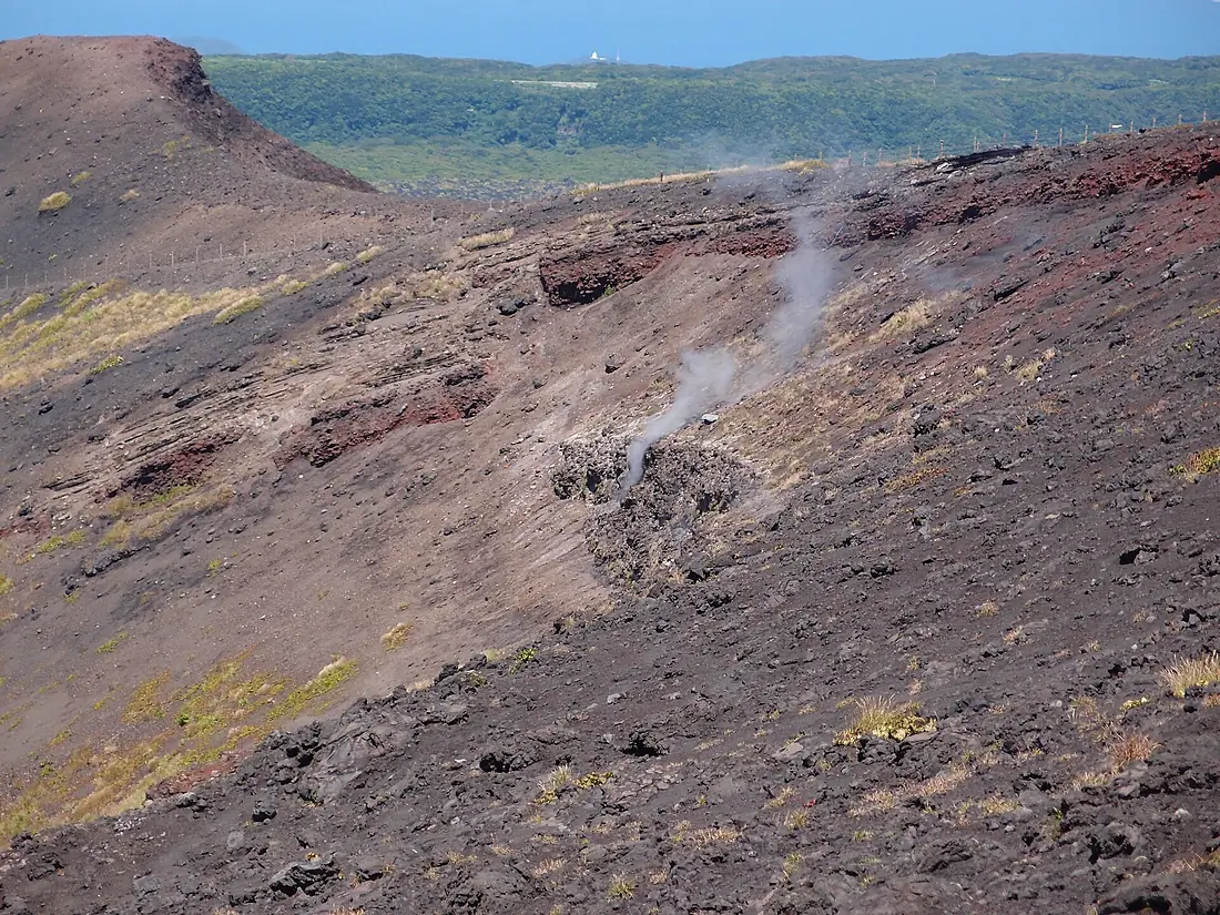Fume @ Caldera loop trail @ Mount Mihara @ Oshima (9609575047)