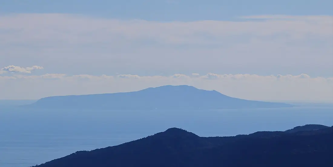 Izu Oshima from Mount Myojin