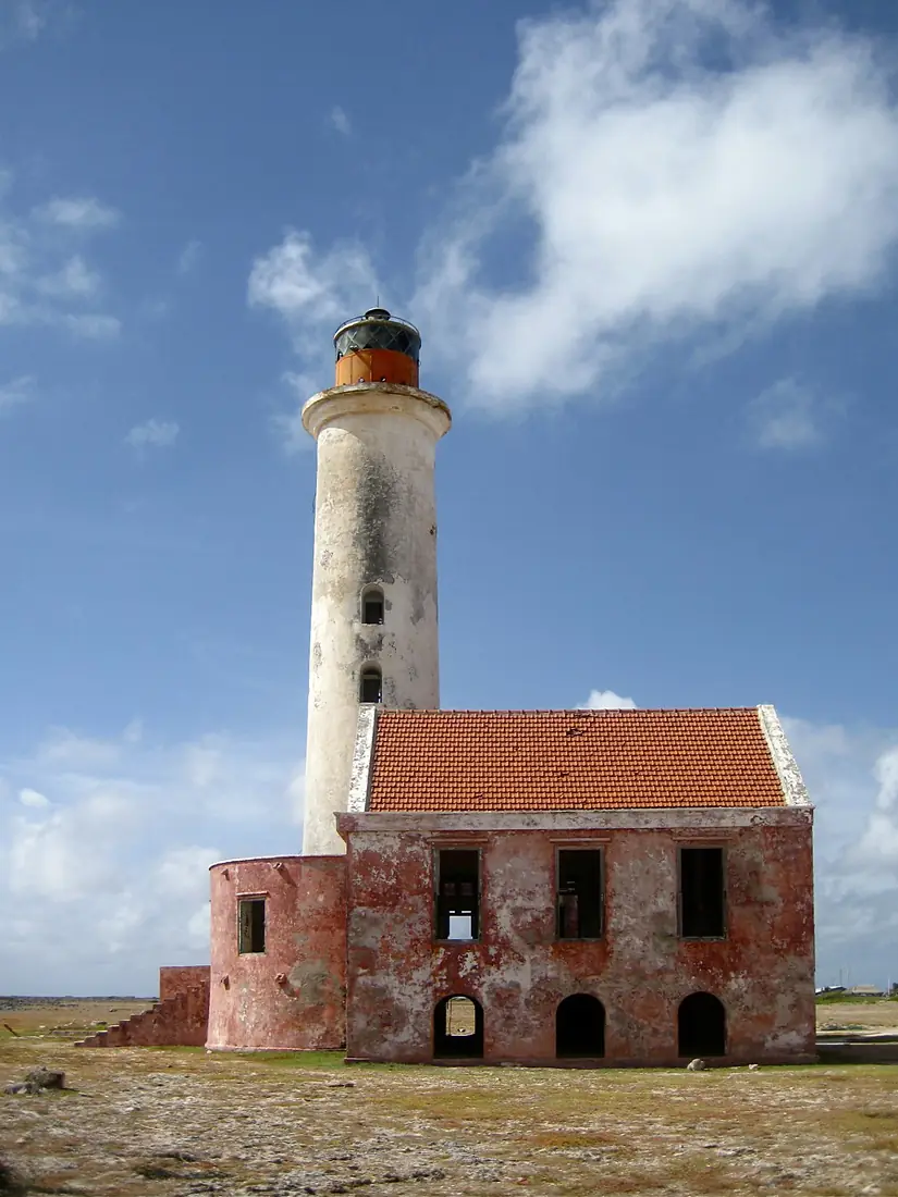 LighthouseOnKleinCuracao (retouched for the first time)
