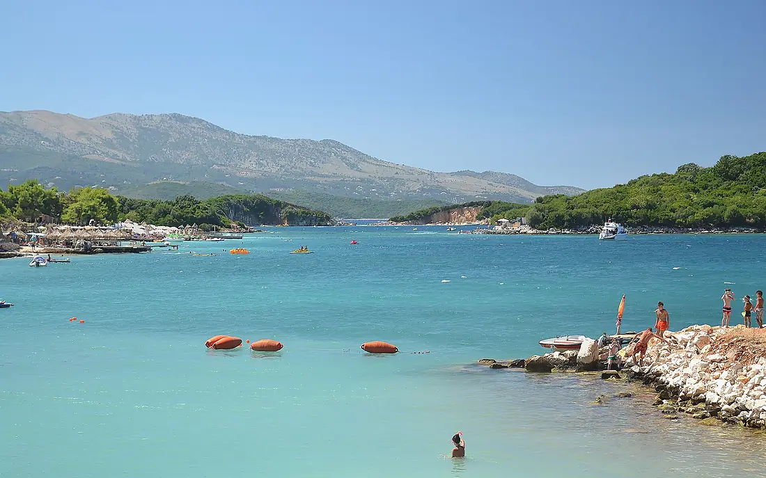 Ksamil, Albania (by Pudelek)