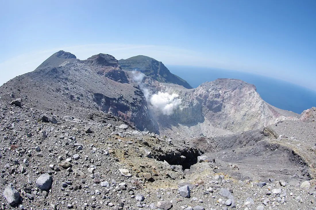 Kuchino-erabu island (volcano)