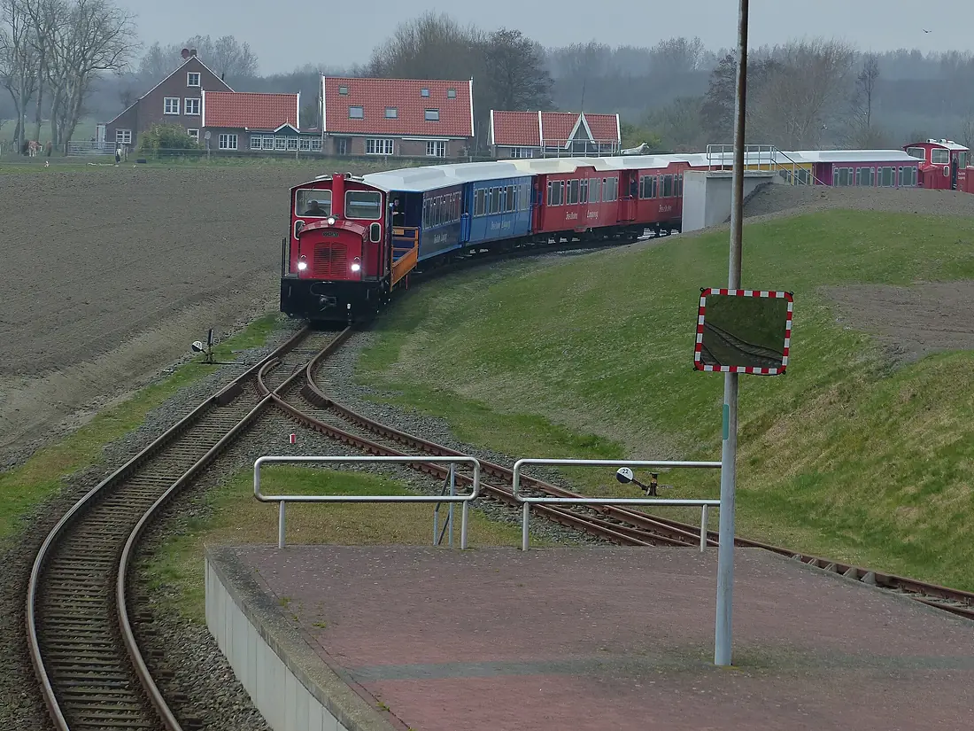 Inselbahn Langeoog Deichdurchlass