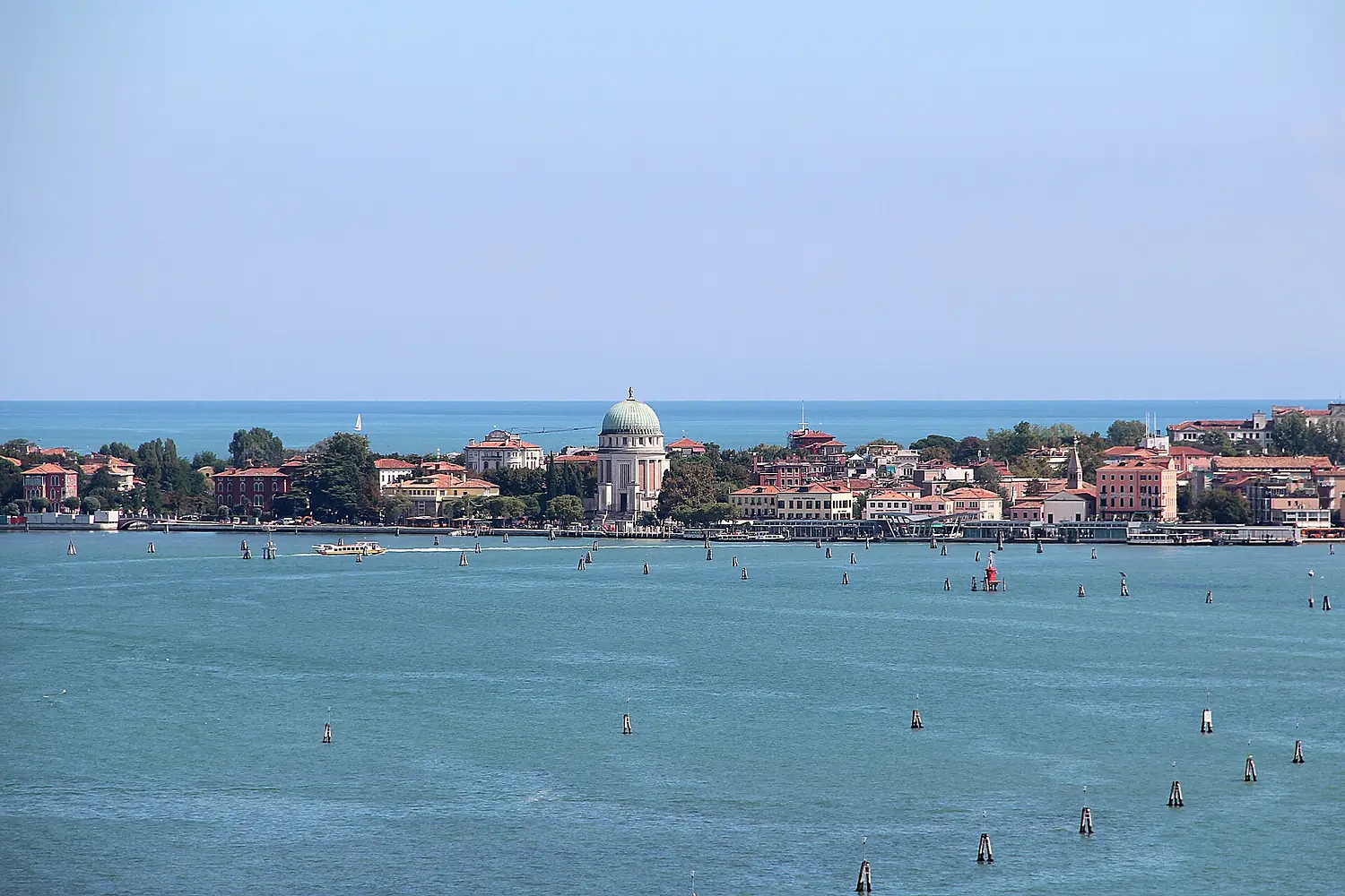 0 Venise, l'Île du Lido dans la lagune