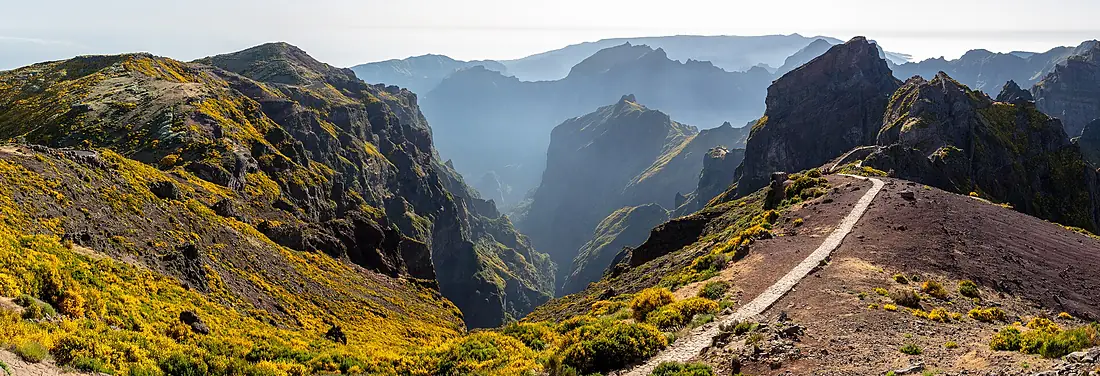 Vista desde el pico de Arieiro, Madeira, Portugal, 2019-05-30, DD 142-146 PAN