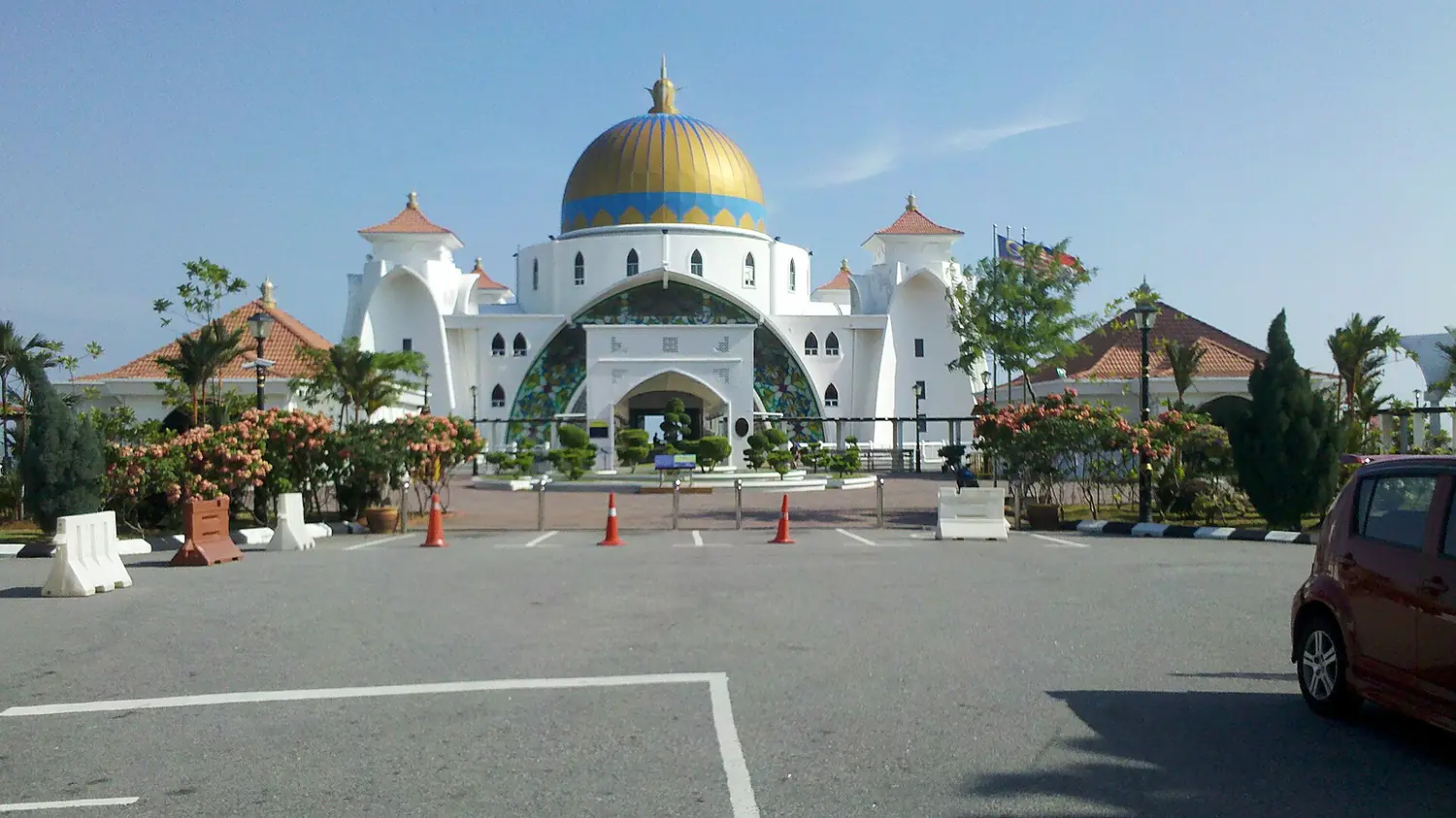 Pulau Melaka (Masjid Selat Melaka)