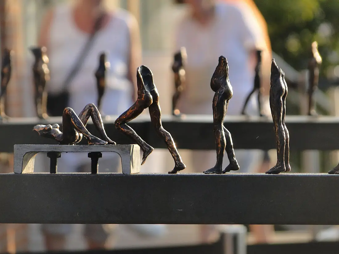 The sculpture 550+1 - kulturmødet mors
