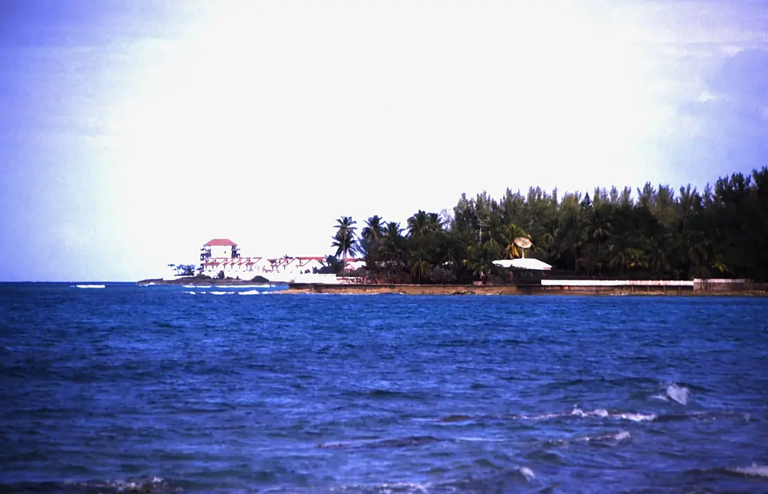 Bahamas 1988 (052) New Providence Delaporte Point (23291564851)