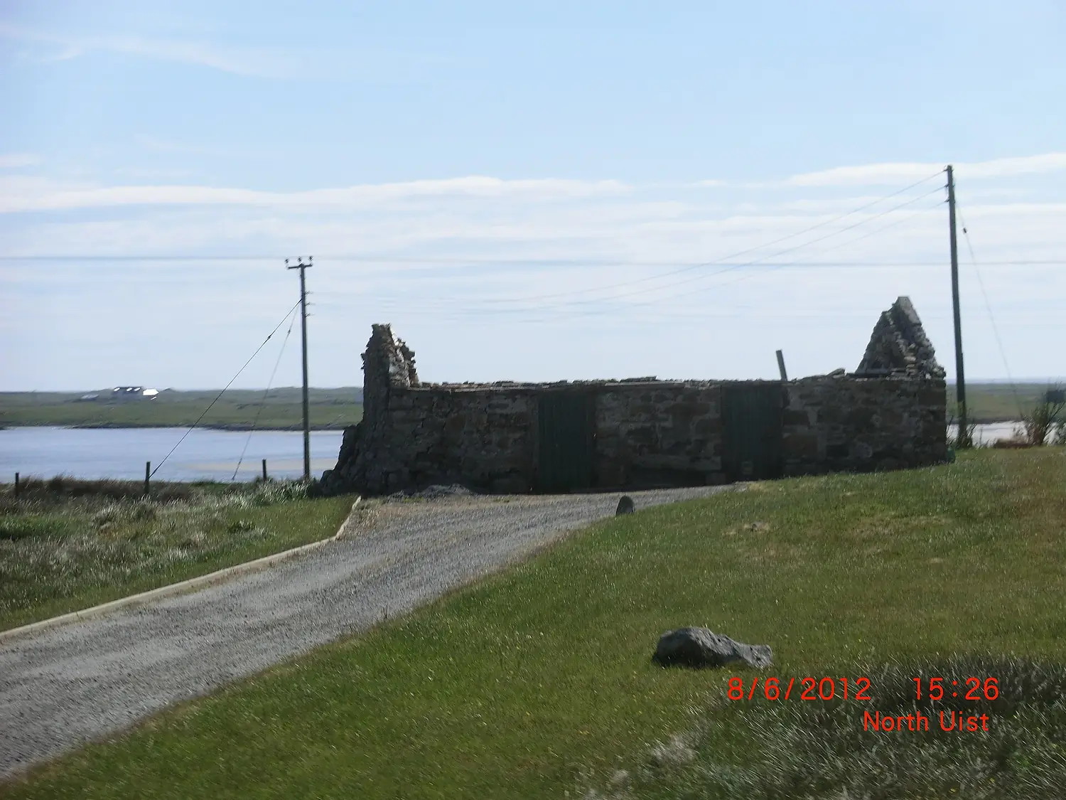 Abandoned Cottage on North Uist - panoramio (1)