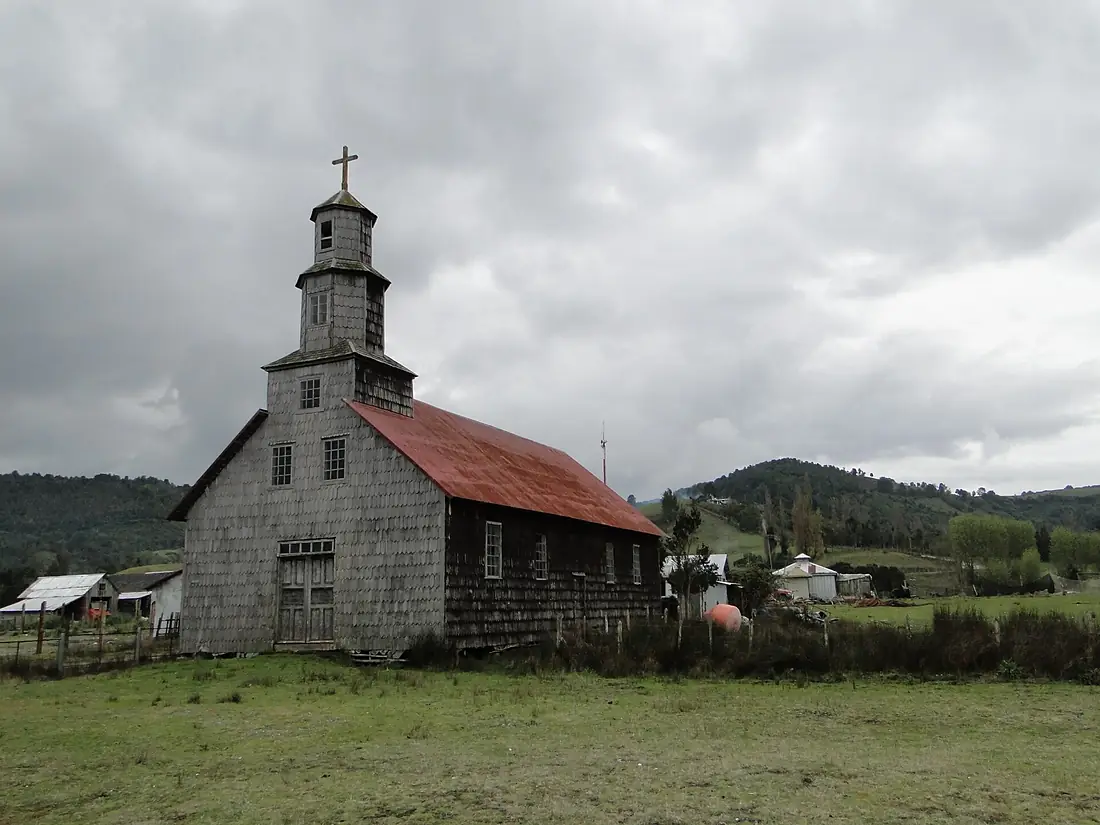 Iglesia Chullec, Quinchao, Chiloé, Chile - panoramio