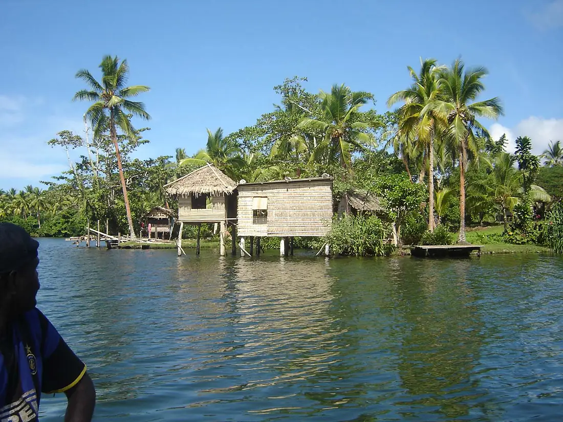 Laketeganorennellhouse