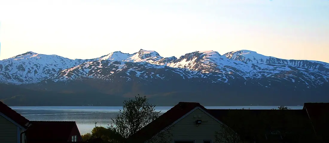 Ringvassøya from tromsøya