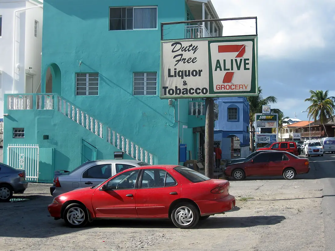7 Alive Store in Saint Martin - November 2009 for Thanksgiving Weekend (4193563724)
