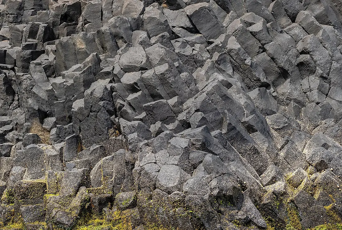 Columnar basalt formation on the southern cliffs of Santa Maria, Azores, Portugal (PPL1-Corrected) (approx. GPS location) julesvernex2