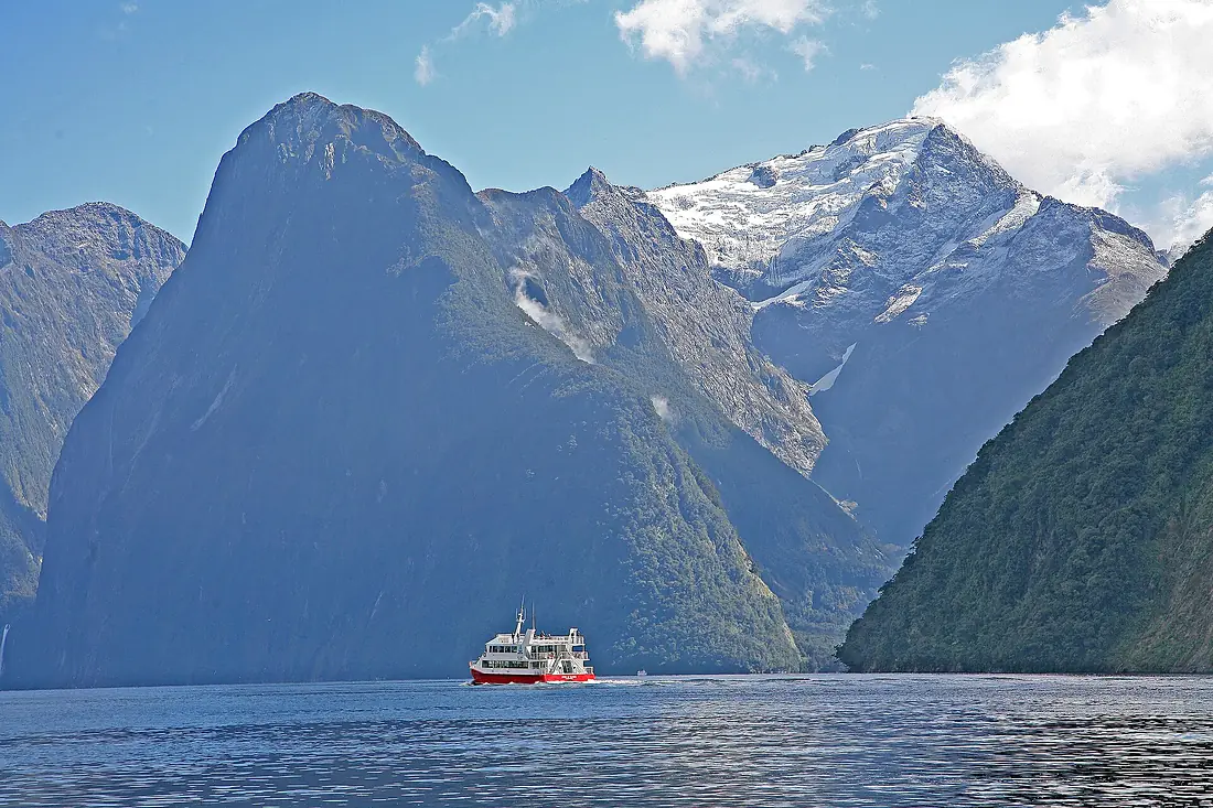 00 1371 New Zealand - Milford Sound