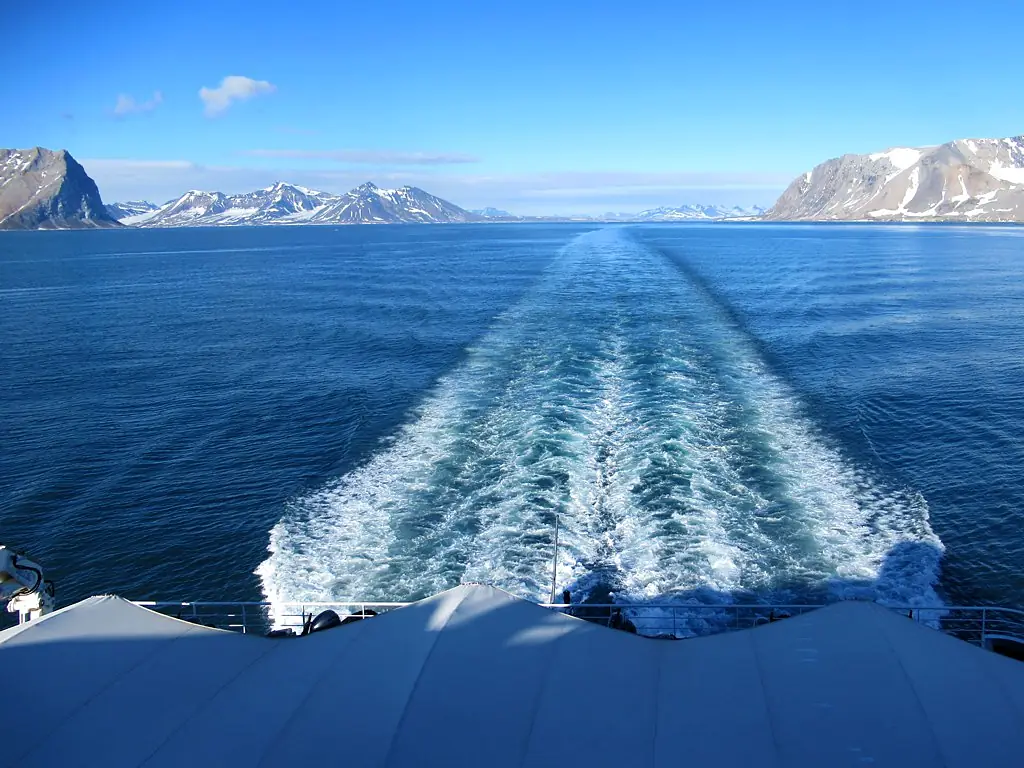 Departing Spitzbergen - 52495128562
