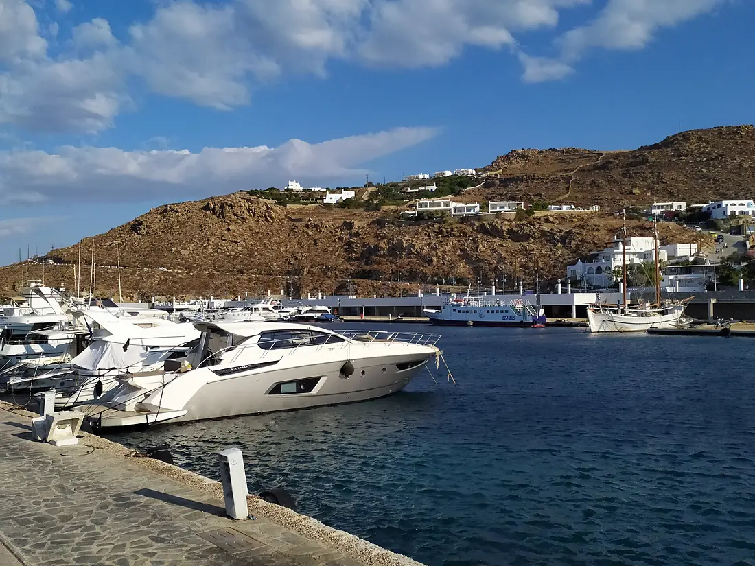 Syros Port (1)