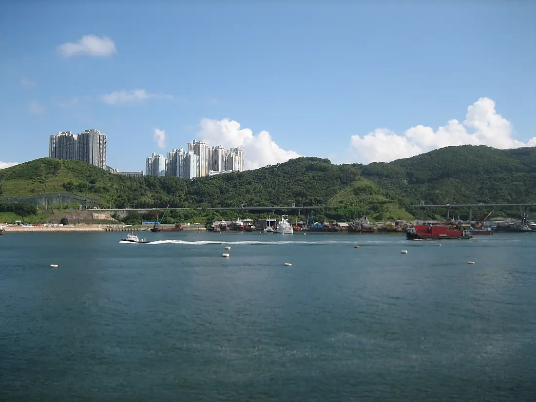 青衣北岸公路Tsing Yi North Coastal Road