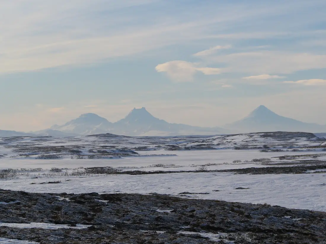 Glimpse of Unimak Volcanoes (11987560836)