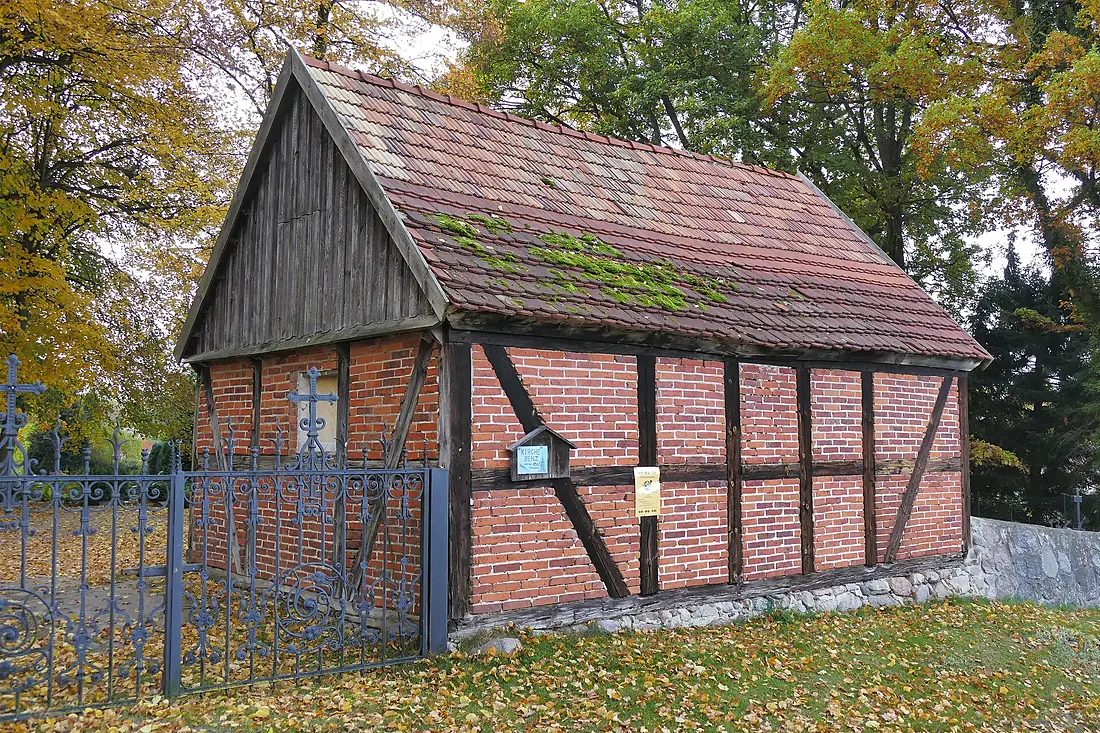 Benz Usedom Neuer Friedhof Fachwerkhaus